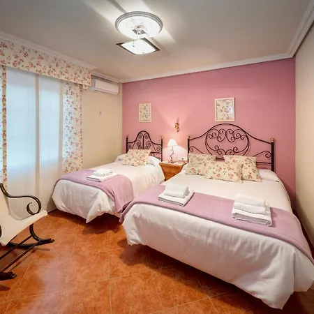 Holiday home Vivienda Turistica Rural Mari Carmen Baeza